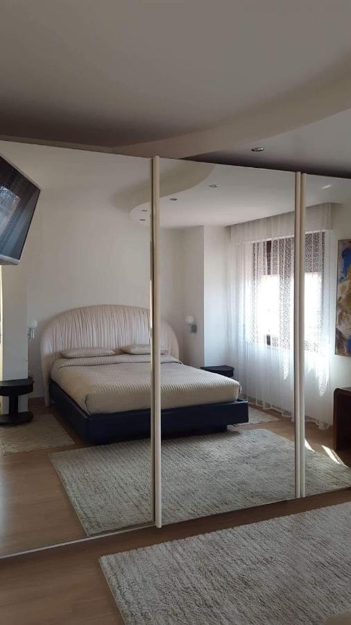 Sole D'Oro Iun S4354 Bed & Breakfast La Maddalena  Exterior photo