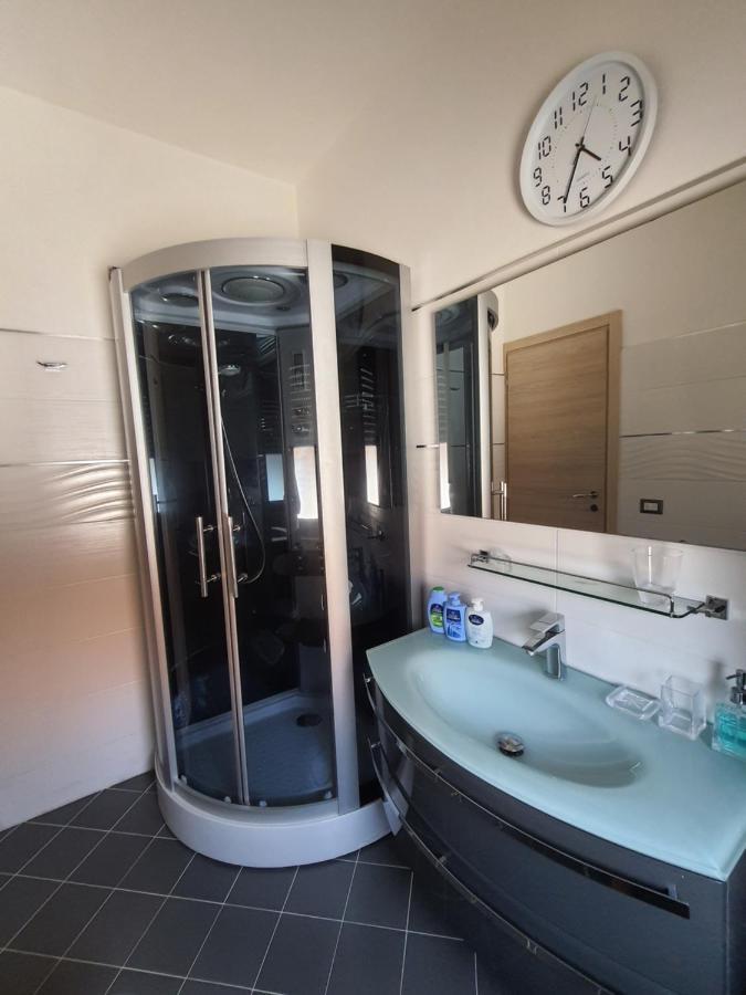 Sole D'Oro Iun S4354 Bed & Breakfast La Maddalena  Exterior photo