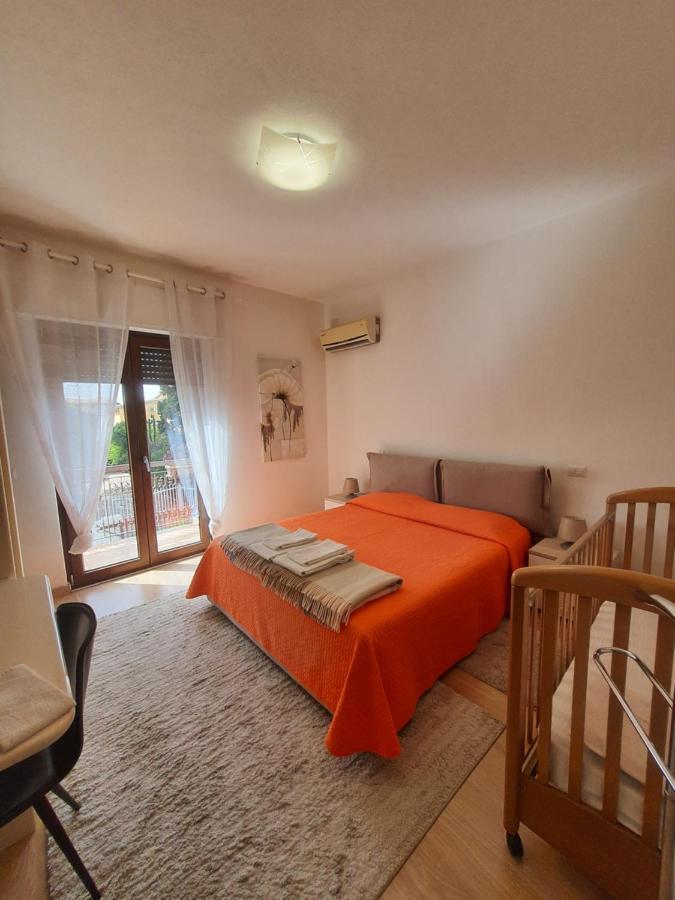 Sole D'Oro Iun S4354 Bed & Breakfast La Maddalena  Exterior photo